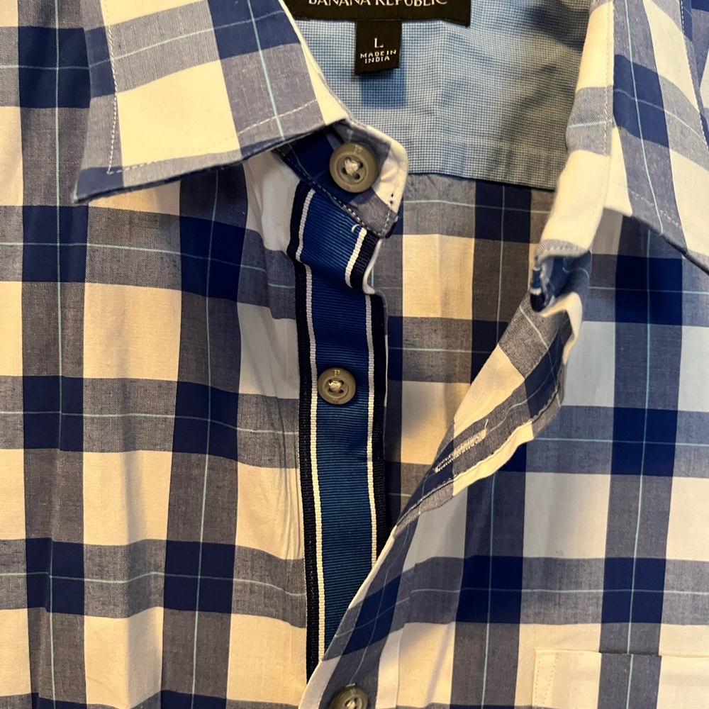 Large blue and white check short sleeve button does shirt. Ban.Republic